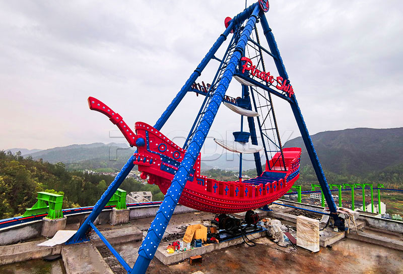 40 Seats Pirate Ship Ride