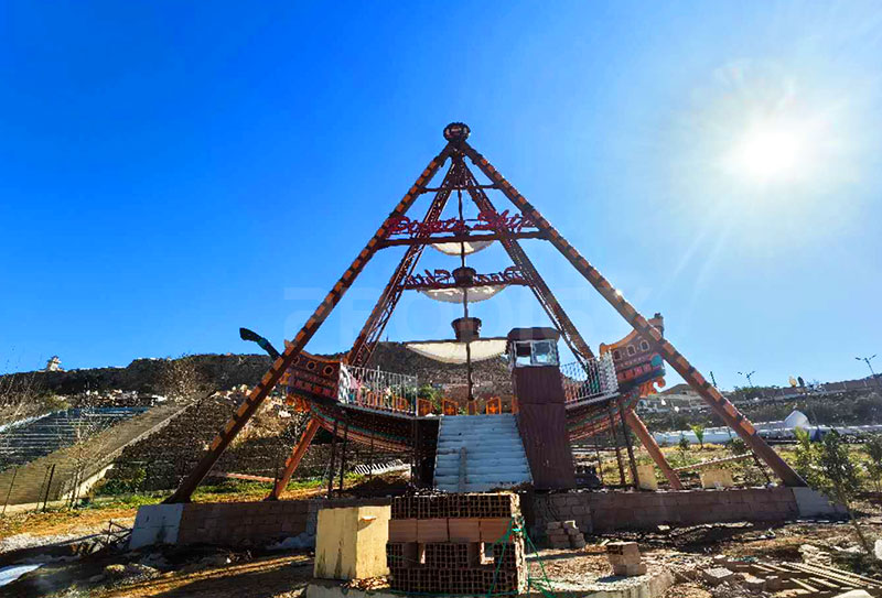 40 Seats Pirate Ship Ride