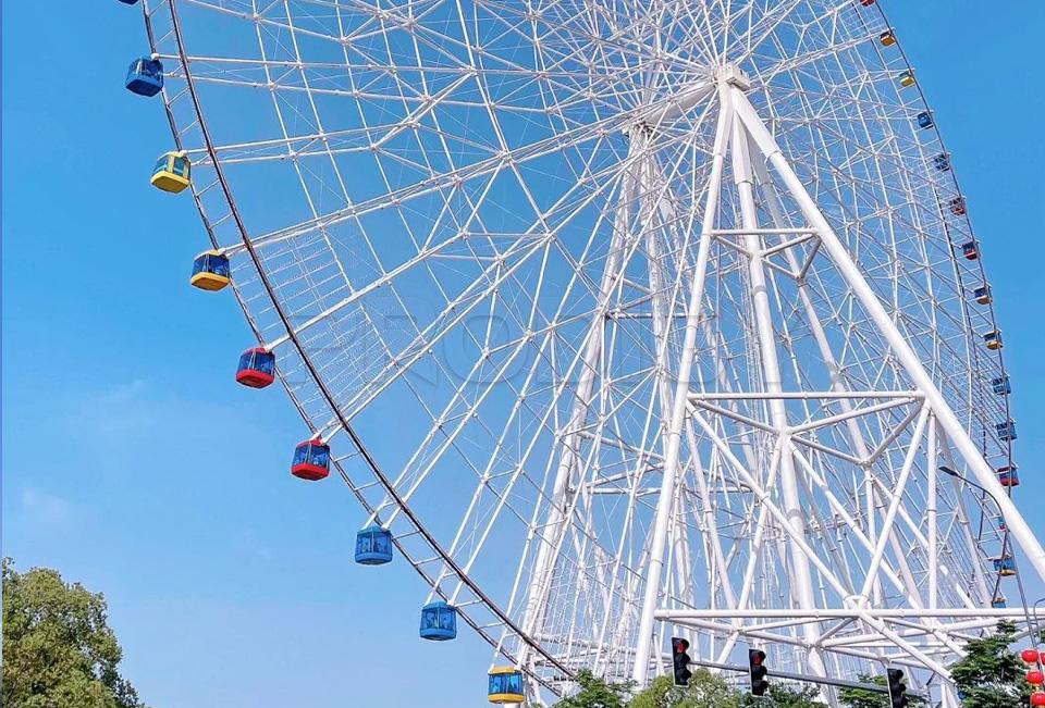 108m Giant Ferris Wheel
