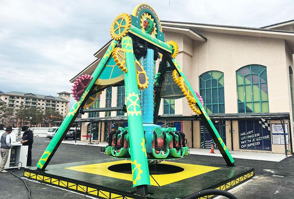 12 Seats Pendulum Ride