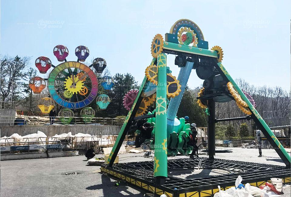 12 Seats Pendulum Ride