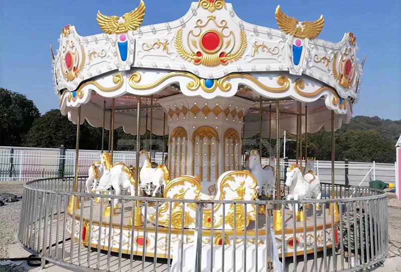 16 Seats White & Gold Carousel