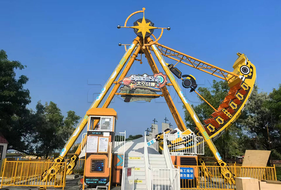 24 Seats Space Battleship Pirate Ship