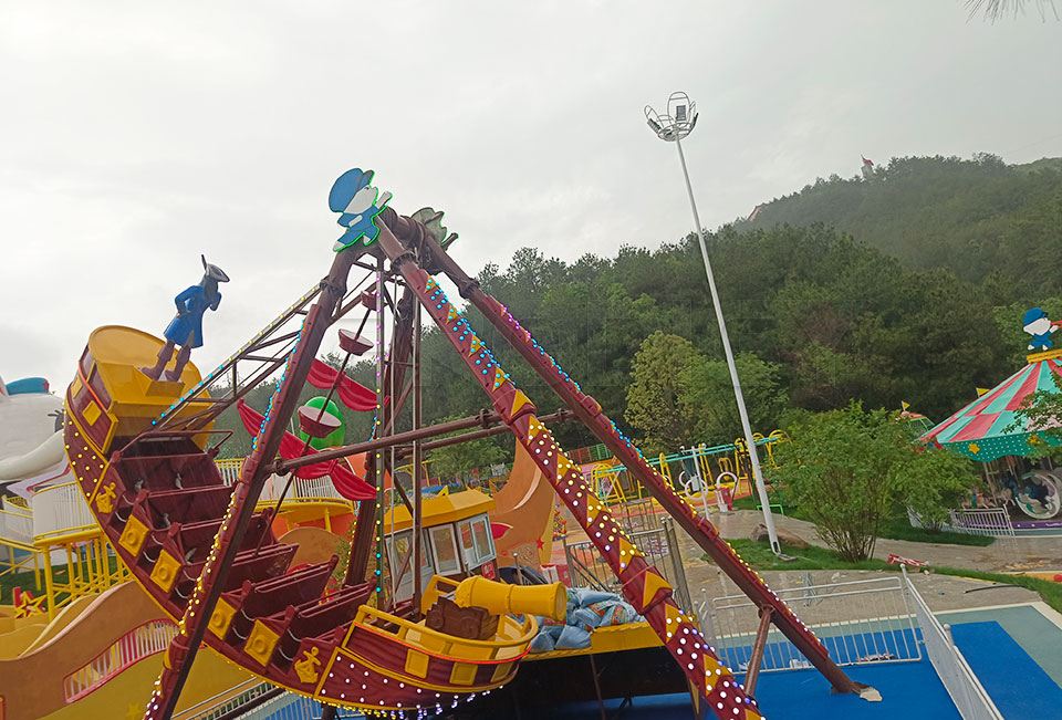 24 Seats Pirate Ship Ride