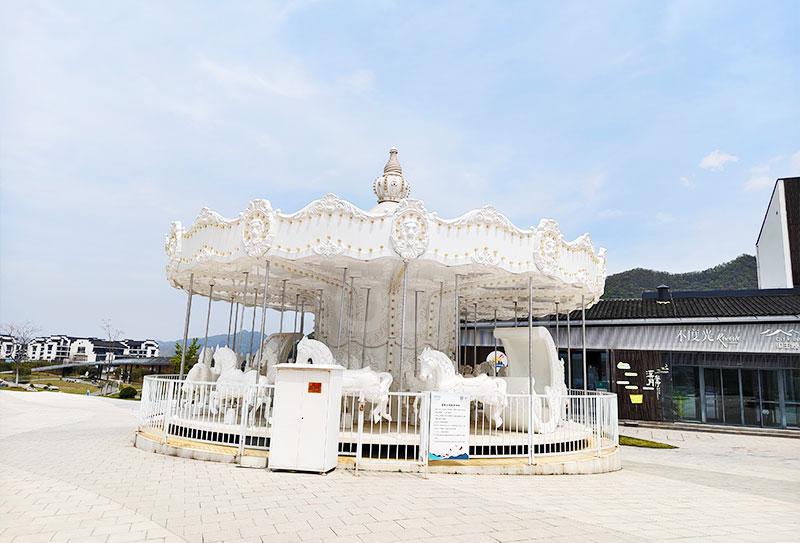 24 Seats White Carousel Ride