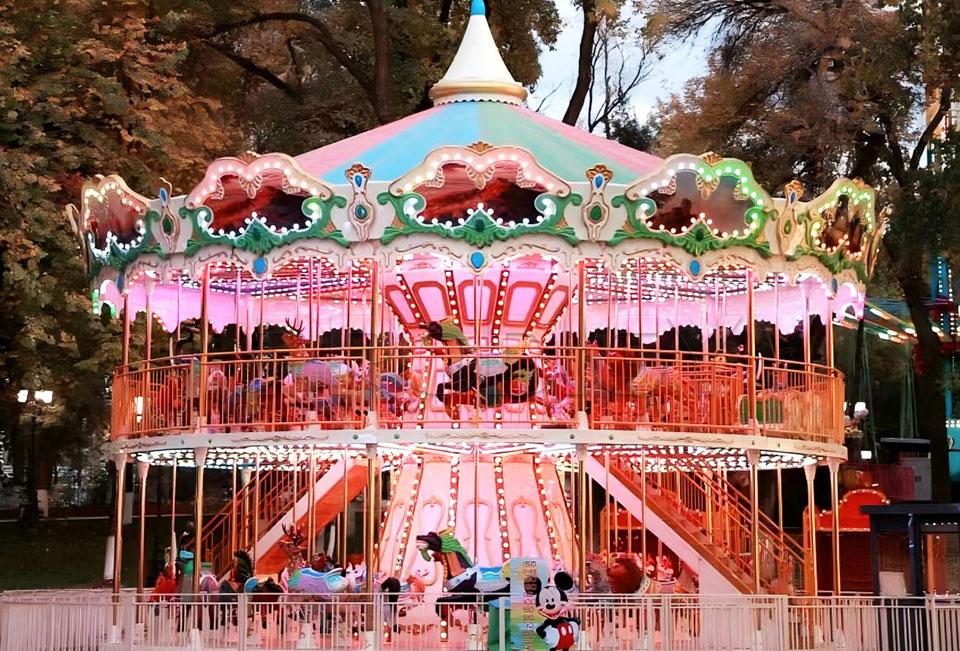 68-Seat Double Decker Carousel